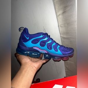 Nike vapormax plus hornets